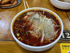 红汤肥肠粉-白家高记肥肠粉(总店)