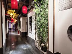 走廊-四季厨房 鲁菜·孔府烤鸭(高新万达店)