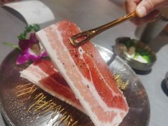 -围炉肉舍•炭烤活鳗•丹东海鲜烤肉(步行街店)