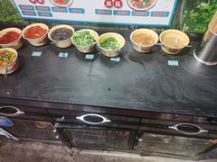 -马路边边串串香(苗栗路店)