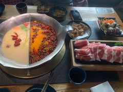 -湊湊火锅·茶憩(南京东路悦荟店)