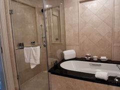 -广州富力丽思卡尔顿酒店