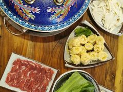 -毛辣果·贵州红酸汤牛肉火锅(西单店)