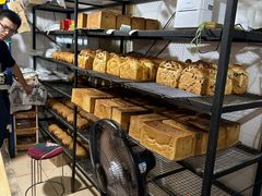 -秀云俄罗斯列巴屋(军星小区店)