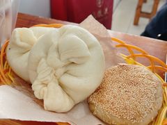 牛肉大葱包子-李小老烧饼(常营民族家园店)