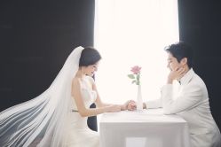 -雪中彩影婚纱摄影·微光艺术中心