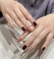 -桃色美甲沙龙