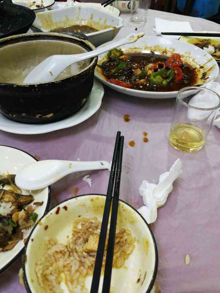 洪泽湖鱼馆(燕江路店)-"[薄荷]环境: 金陵八村的沿街店面 ,门.