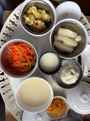 -童谣里医疗级月子中心(独栋湖景店)