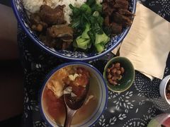 -蜗牛小馆醉乡民谣云南菜(惠新西里店)