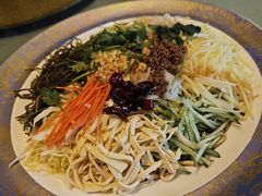 -老码头黑皮肘子锅包肉(赣水路店)