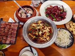 -老滇山寨•云南特色菜•地方菜•民族风情歌舞表演(金碧店)