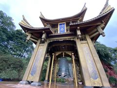 -峨眉山报国寺