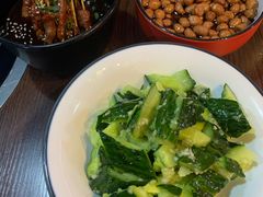 -虾弄弄海派小龙虾·牛羊蝎子火锅