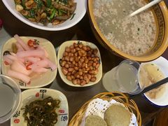 -富正毅三下锅·湘西韵味(天门山索道店)