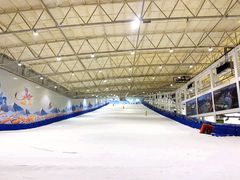 -乔波室内滑雪场