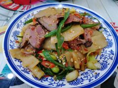 腊肉炒酸笋盖饭-文杰餐馆(南洪时尚风情街店)