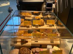 面包甜点陈列柜-麦当劳(广州南站店)