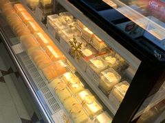 -红宝石·鲜奶小方·海派西点房(金杨店)
