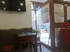 靠窗位-护国寺小吃(左家庄店)