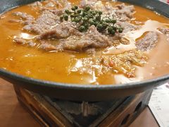 自制泡菜牛肉汤锅-付掌柜在成都·热炒砂锅集(金禾店)
