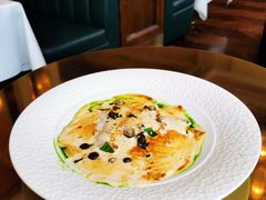 焗太平洋扇贝海螯虾奶油配鱼子酱-福楼法餐厅FLO