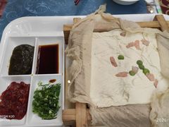 -鹊华居·地道鲁菜·海鲜·融合味(大明湖店)