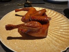 脆皮妙龄乳鸽-新荣记(BFC外滩金融中心店)