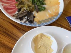 -桥香园过桥米线(国贸店)