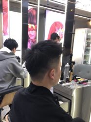 -藤野造型烫发染发