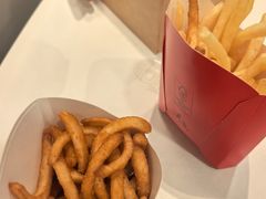 -麦当劳(上海虹桥站30B检票口楼上)