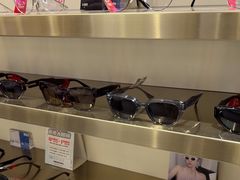 -视野联行眼镜•蔡司•依视路(温江店)