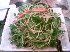 香椿苗拌黑豆腐丝-嘉和一品(蓝堡店)