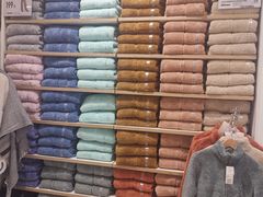 -优衣库(石家庄裕华万达广场店)