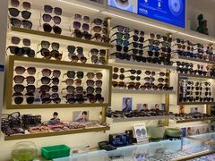 -新视达眼镜店·蔡司·依视路(名镜苑店)