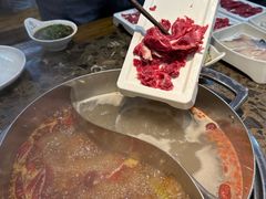 -来龍儿鲜切牛肉自助老火锅