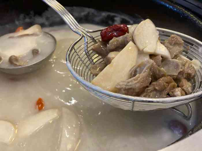 神筋牛筋米捞火锅店-"团购的秒杀,超级便宜,一碗麻辣烫钱来吃一.