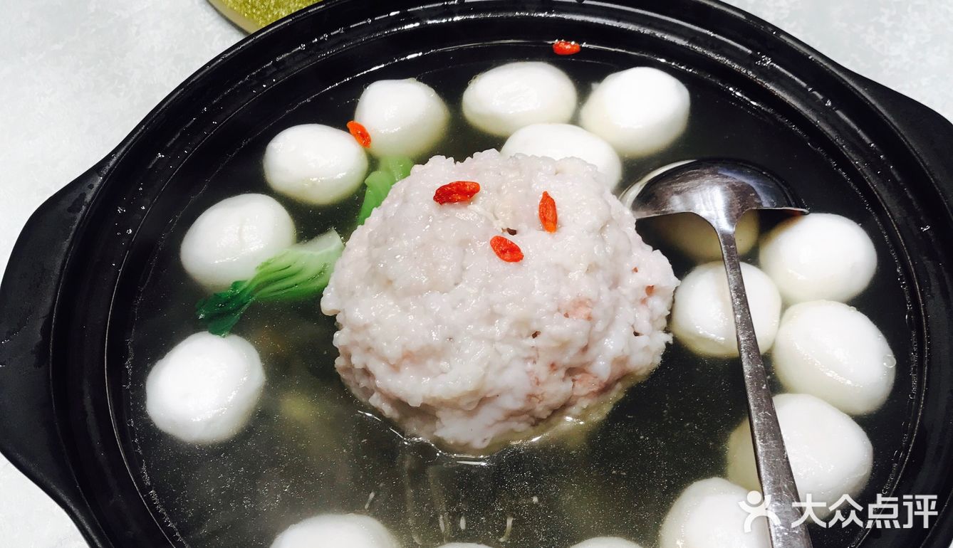 菜品摆盘较讲究，是我喜欢的咸鲜口味