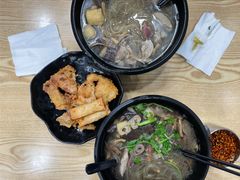 金陵大排-京陵鸭血粉丝汤(景德路店)