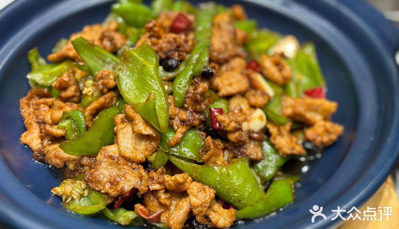 海味满桌真满足