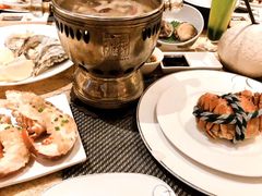-雍和会海鲜姿造自助(湖东路店)