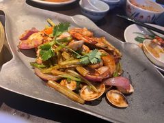 -大头虾越式风味餐厅(光明广场店)