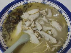 招牌黄鱼面-明呈黄鱼面馆(斜土路店)