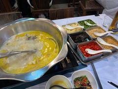 -鲜入围煮花胶鸡海鲜火锅