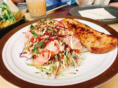 烤三文鱼沙拉-O'mills Sourdough Bakery&Bistro(永嘉路店)