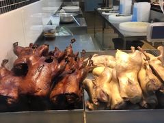 -狗撵鸭(泰山公寓店)