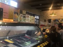 -莓园冰淇淋店