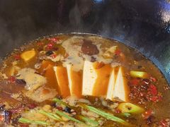 -哈尔滨烧烤·山河村铁锅炖(交大店)