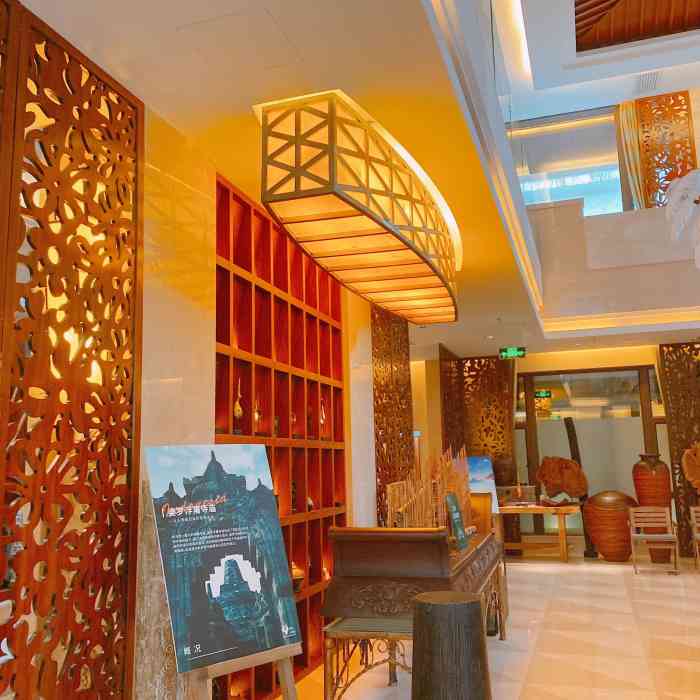 乌布花园餐厅(青山店)-"青山旁,不起眼的门进去却别有洞天,环境非.