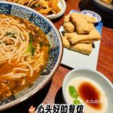 【招牌小锅米线】铜锅现煮的仪式感太绝了！